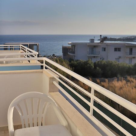 Helios Studios & Apartments Makrýgialos Eksteriør billede