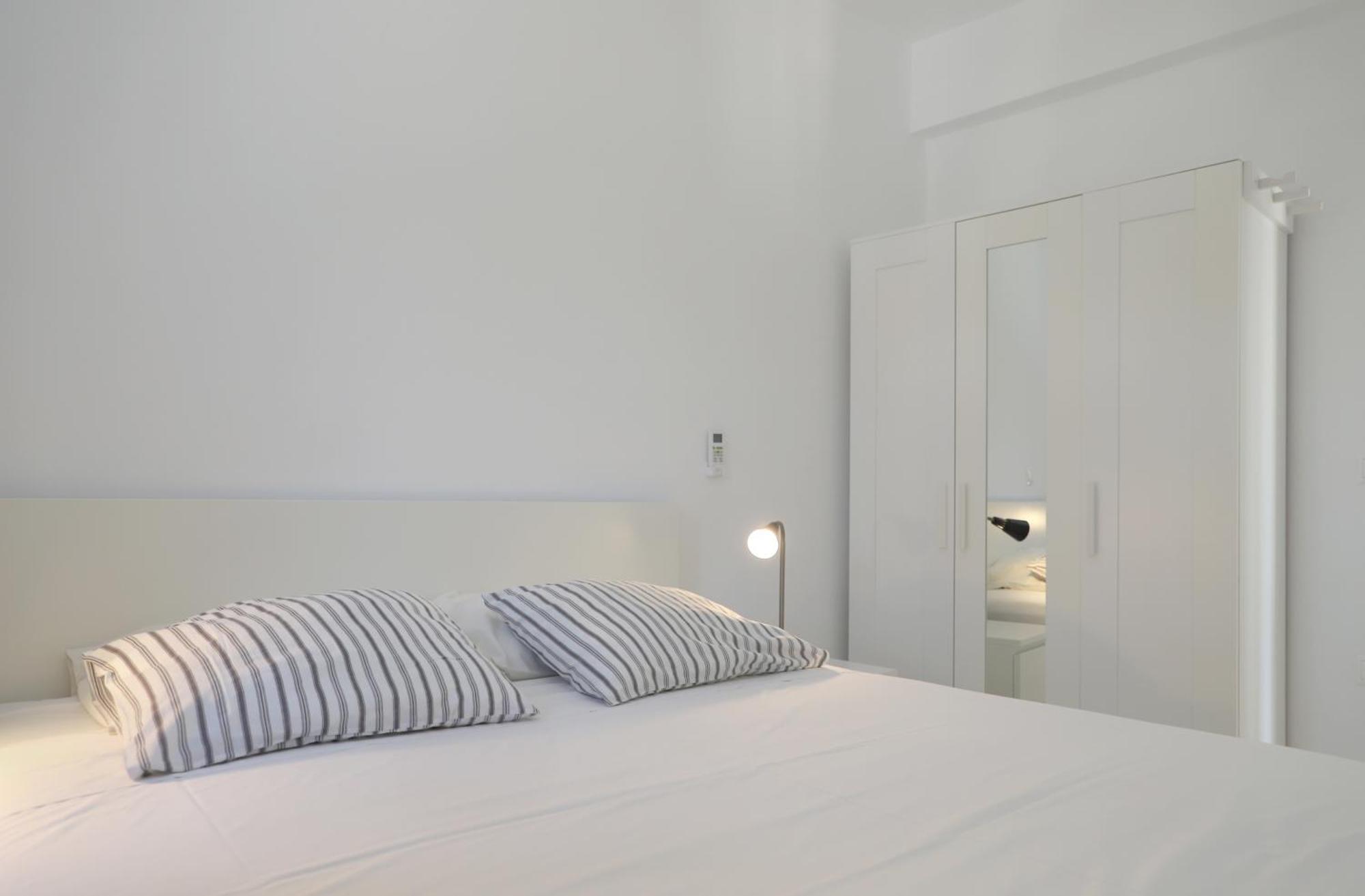 Helios Studios & Apartments Makrýgialos Eksteriør billede