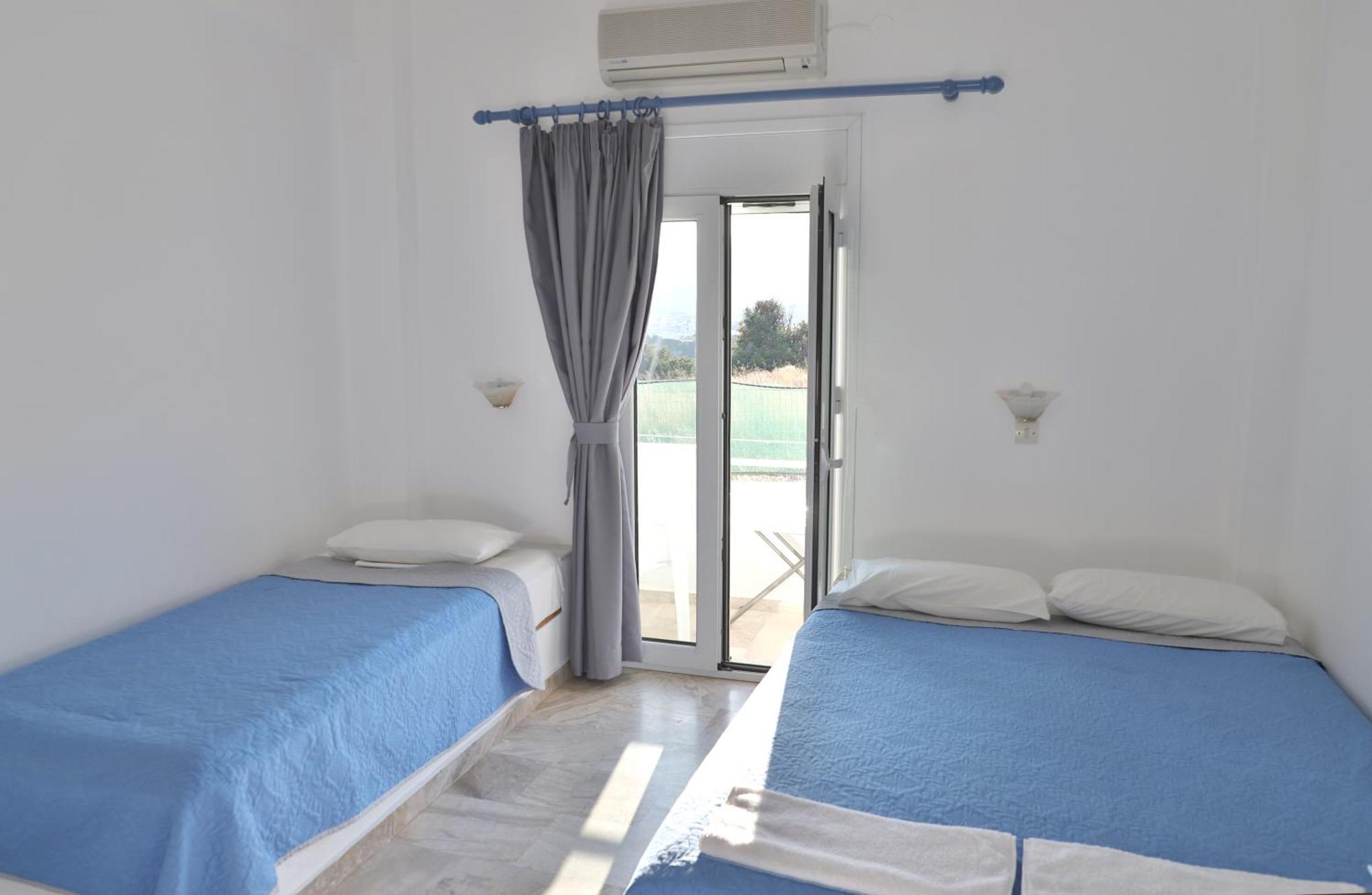 Helios Studios & Apartments Makrýgialos Eksteriør billede
