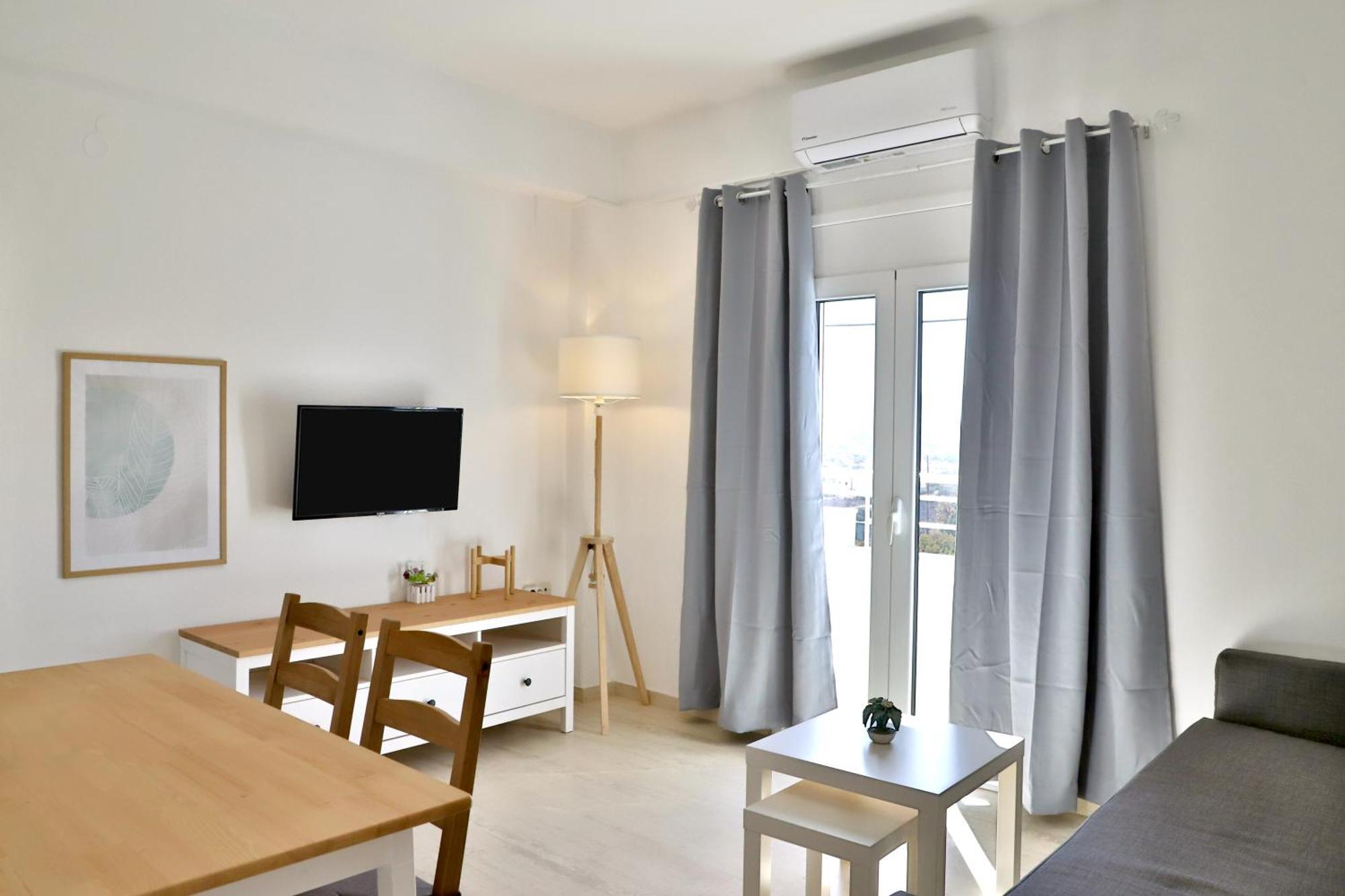 Helios Studios & Apartments Makrýgialos Eksteriør billede