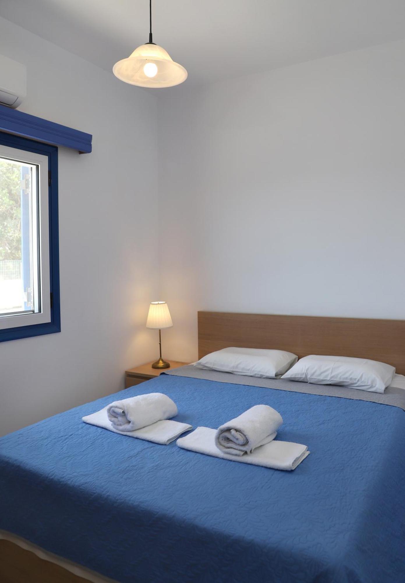 Helios Studios & Apartments Makrýgialos Eksteriør billede