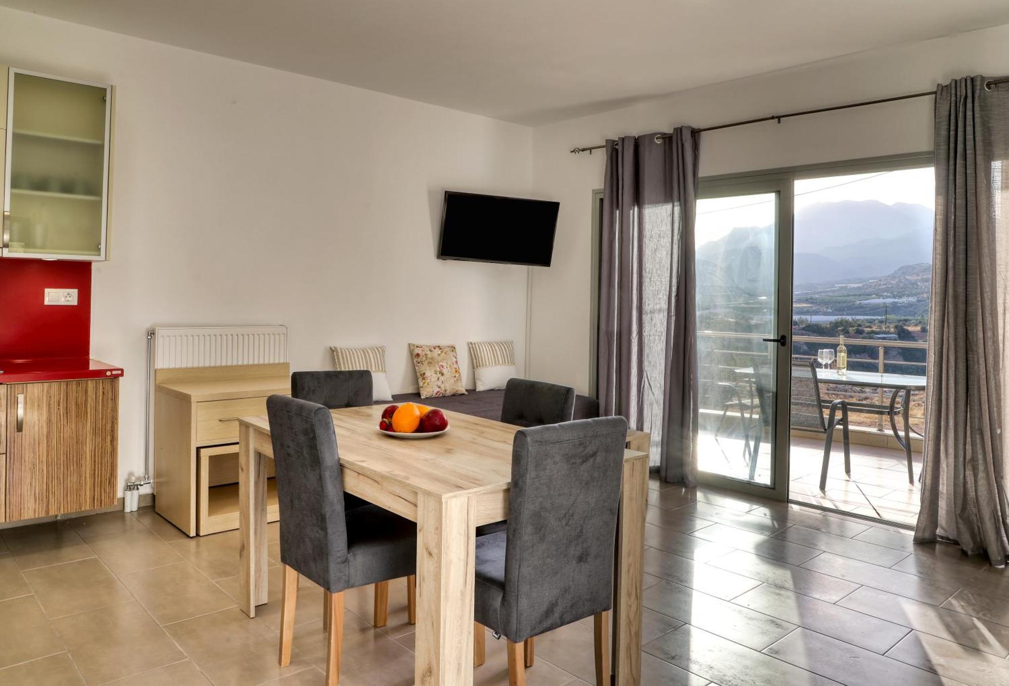 Helios Studios & Apartments Makrýgialos Eksteriør billede