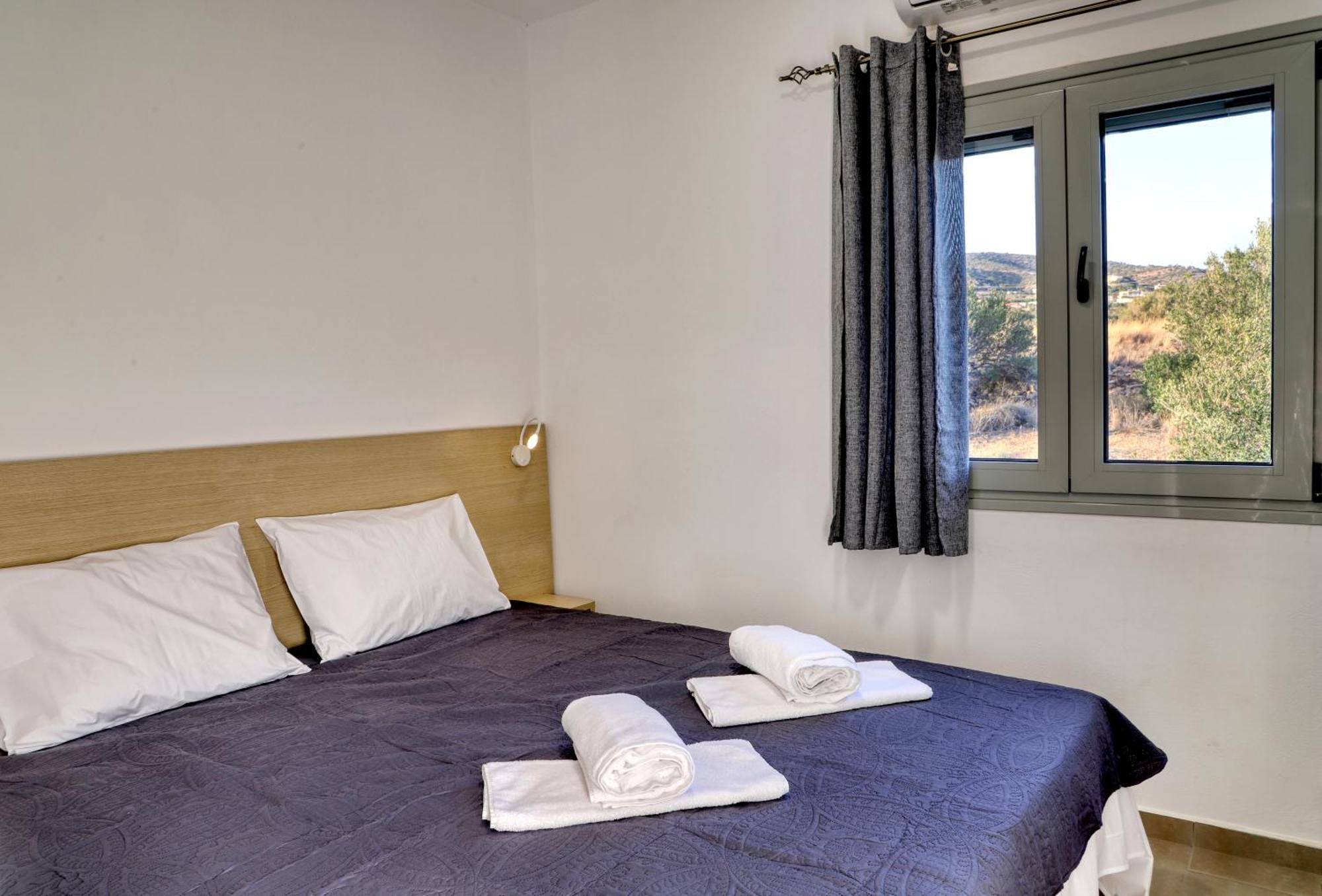 Helios Studios & Apartments Makrýgialos Eksteriør billede