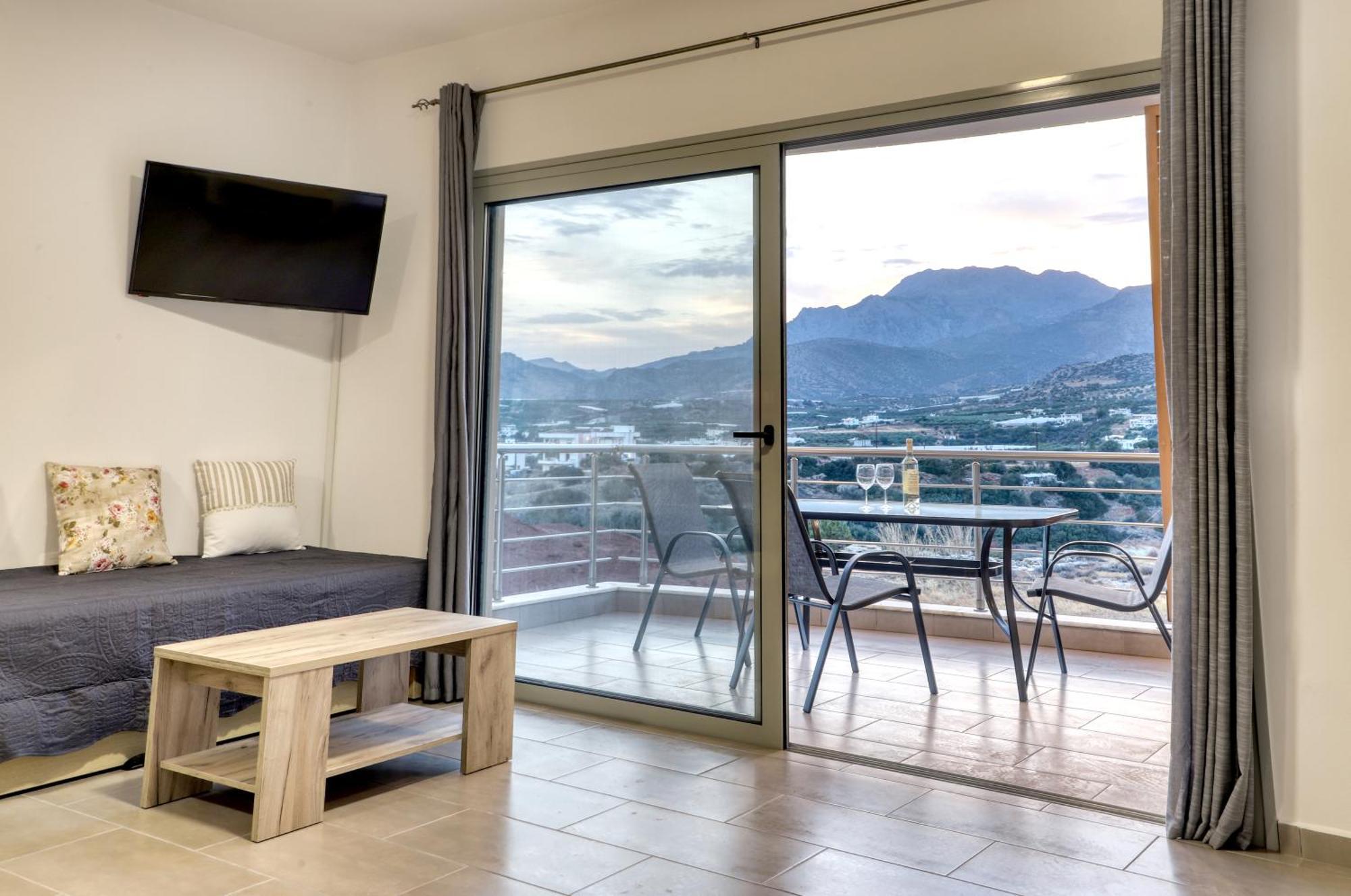 Helios Studios & Apartments Makrýgialos Eksteriør billede